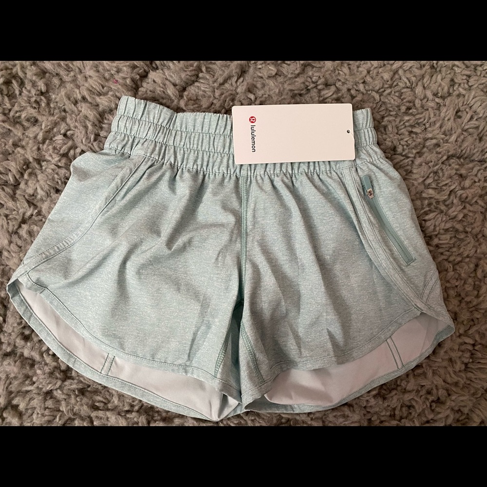Lululemon Tracker LR short 4”